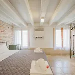 Balastro Design - Center Wenecja