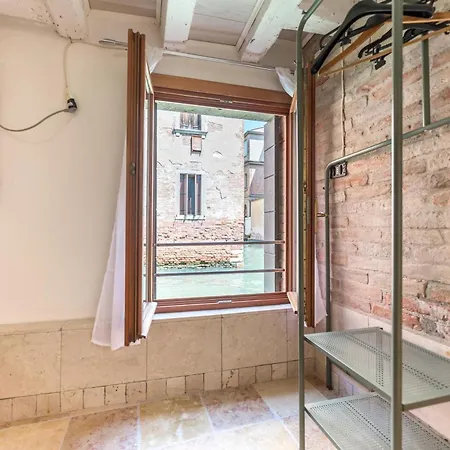 Balastro Design - Center Guest house Venice